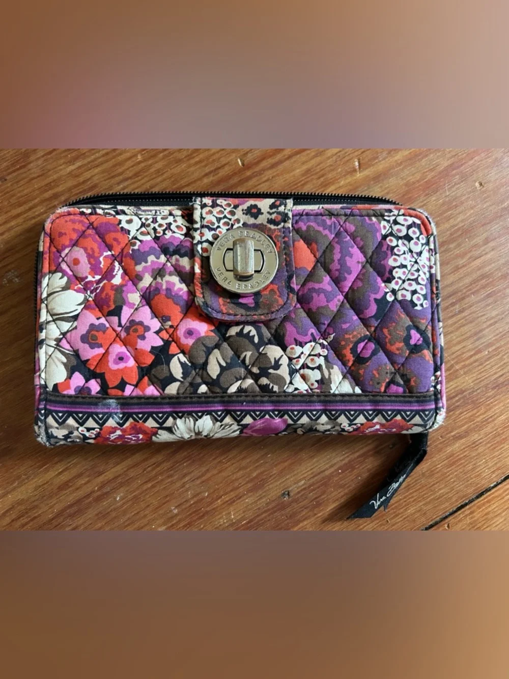 Vera Bradley RFID Turnlock Wallet - Picture 1 of 6